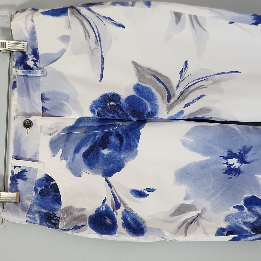 NWOT,Eric Alexandre, vintage ladies white/blue capri, size 34